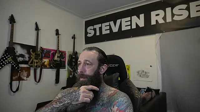 StevenRiseNYC Show in webcam