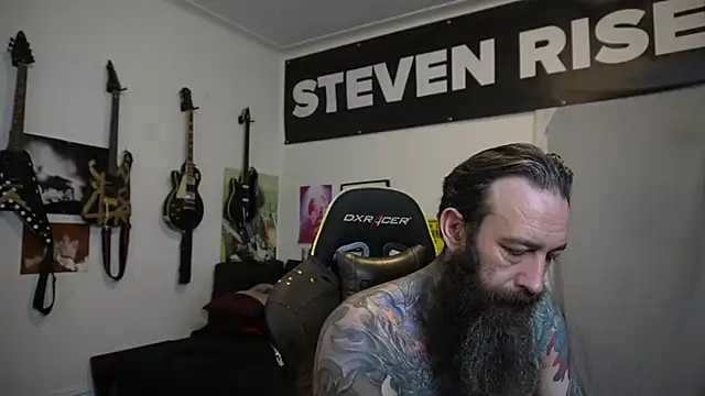 StevenRiseNYC Show in webcam