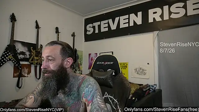 StevenRiseNYC Show in webcam