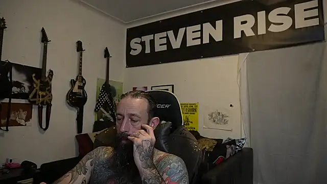 Pertunjukan Kamera Web StevenRiseNYC