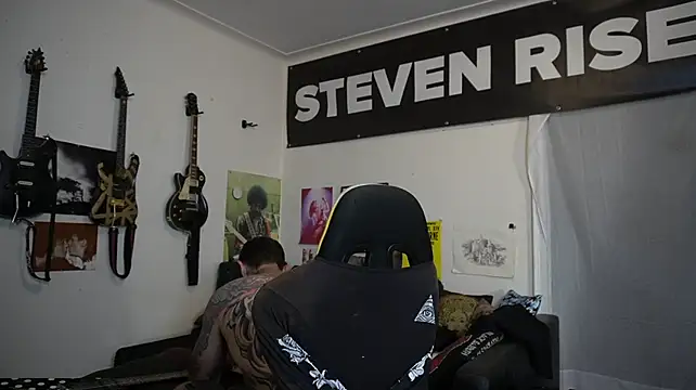 Pertunjukan Kamera Web StevenRiseNYC