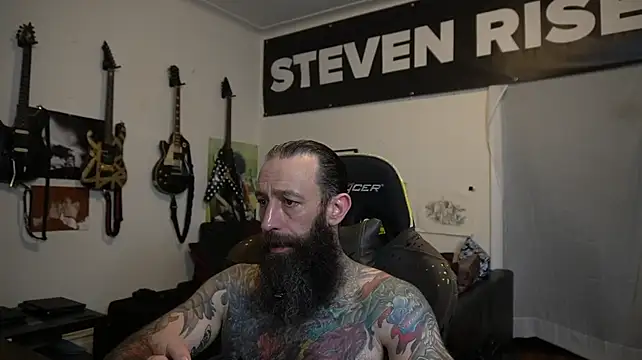 StevenRiseNYC Show in webcam