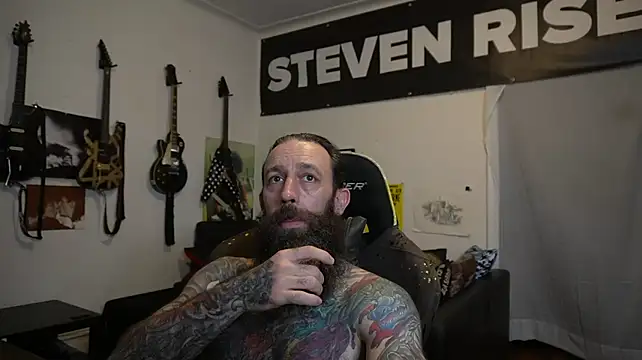StevenRiseNYC Show in webcam
