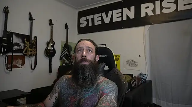 Pertunjukan Kamera Web StevenRiseNYC