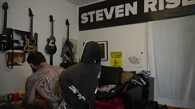 Pertunjukan Kamera Web StevenRiseNYC