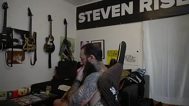StevenRiseNYC Show in webcam