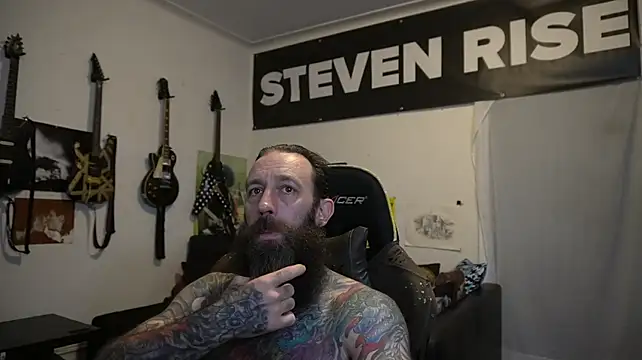 StevenRiseNYC Show in webcam