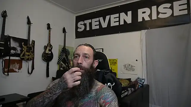 הופעת וובקאם של StevenRiseNYC