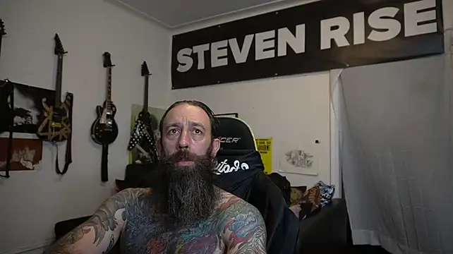 StevenRiseNYC Show in webcam