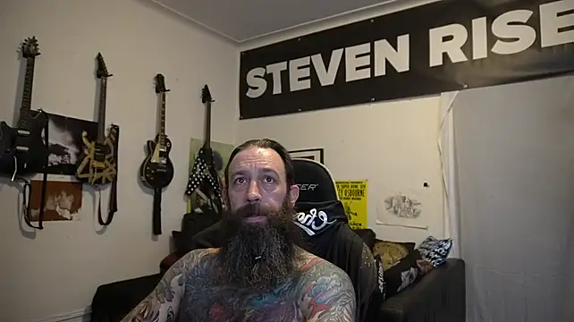 StevenRiseNYC Show in webcam