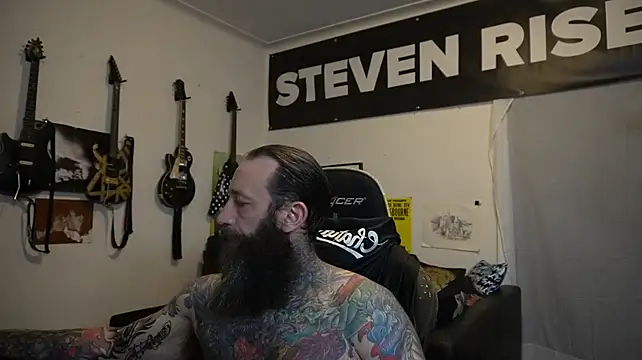 StevenRiseNYC Show in webcam