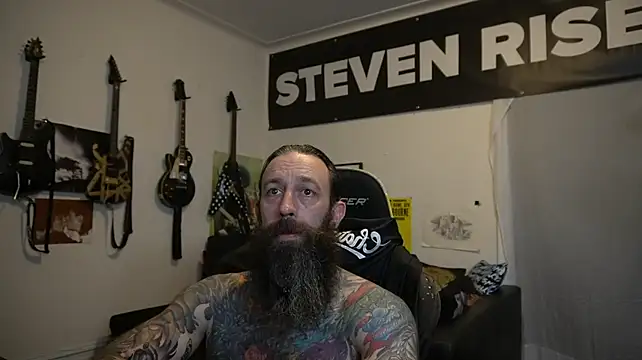 StevenRiseNYC Show in webcam