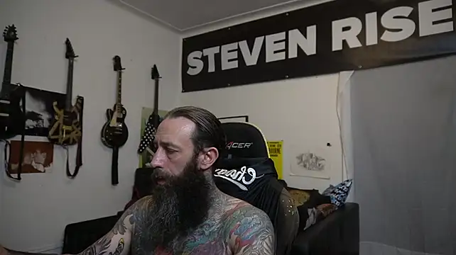 StevenRiseNYC Show in webcam