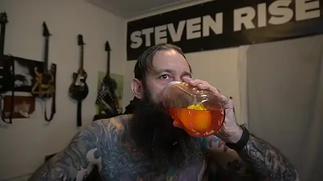 Pertunjukan Kamera Web StevenRiseNYC