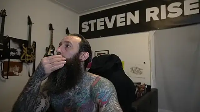 StevenRiseNYC Show in webcam