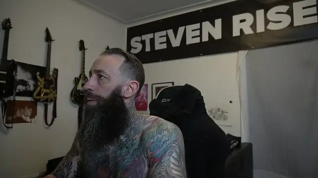 StevenRiseNYC Show in webcam
