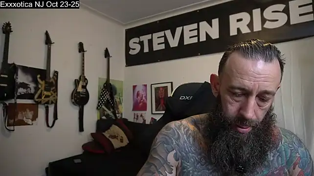 StevenRiseNYC Show in webcam
