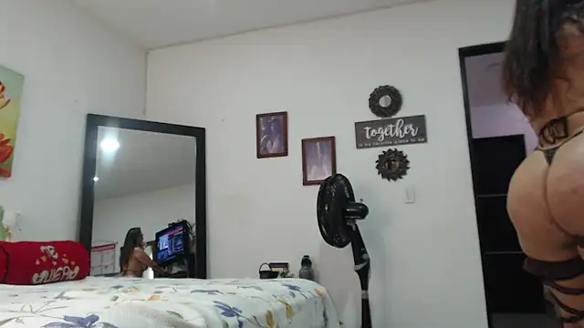 BombasticASSXXX Webcam Show