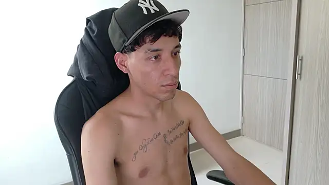 Show modela bully_boss na web-kameri