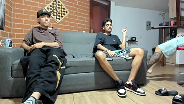  הופעת וובקאם של bully_boss