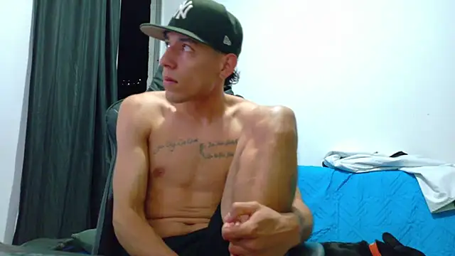bully_boss Шоу с уебкамера