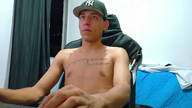 bully_boss' Webcam Show
