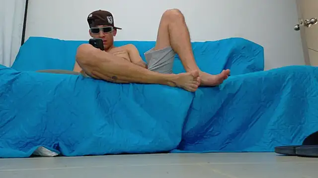 bully_boss' Webcam Show