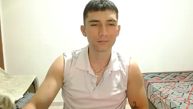ChicoMaloFfF's Live XXX Chat
