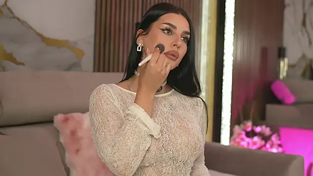 AmyBlair Chat XXX in diretta