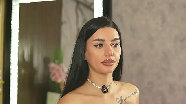 AmyBlair Chat XXX in diretta