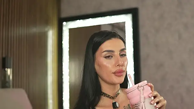 AmyBlair Adlı Modelin Canlı XXX Sohbeti