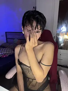 Plaxxxtique 网络视讯表演