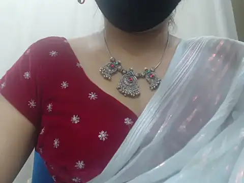 Show de Lovely_Siri_23 na webcam