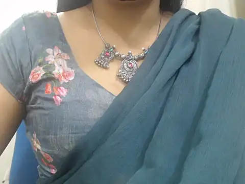 Lovely_Siri_23's Webcam Show