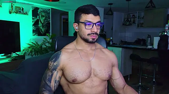 Michael_Diamond Show in webcam