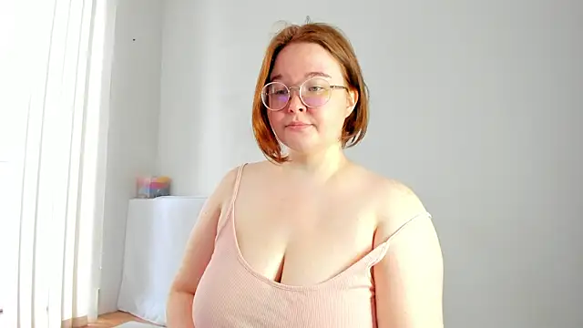 Show modela DebbieWoood na web-kameri