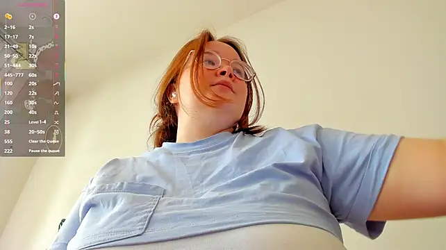 XXX chat uživo modela DebbieWoood