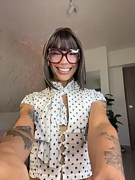הופעת וובקאם של miss_tatiana_