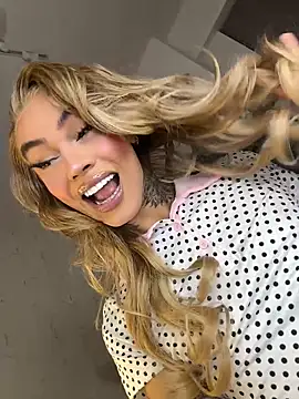 miss_tatiana_'s Webcam Show