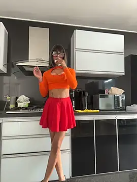miss_tatiana_: διαδικτυακό σόου στην κάμερα