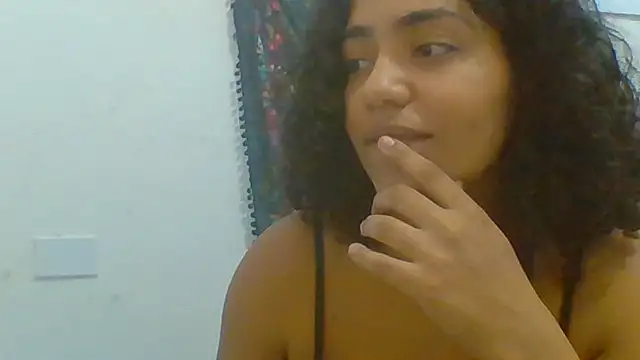 savanahottie Adlı Modelin Web Kamerası Şovu