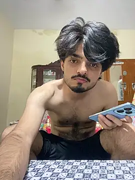הופעת וובקאם של desi7inchisdick