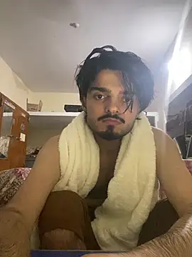 Show modela desi7inchisdick na web-kameri