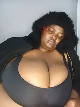ChubbyLucia's Live Chat Room
