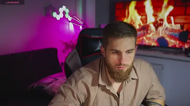 Sweeet__boy: διαδικτυακό σόου στην κάμερα