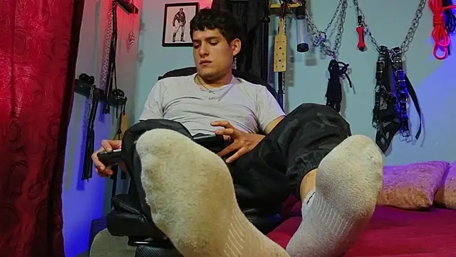 dom2travelersss webcam show