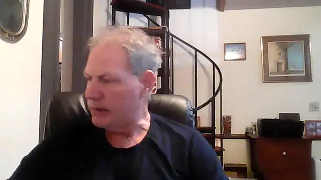 Muffsfriend8364 Show in webcam