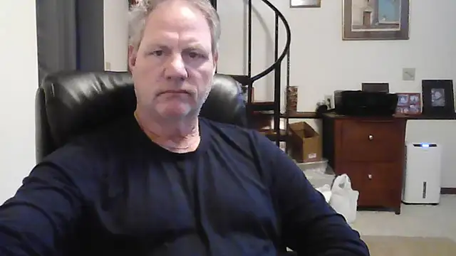 Muffsfriend8364's Webcam Show