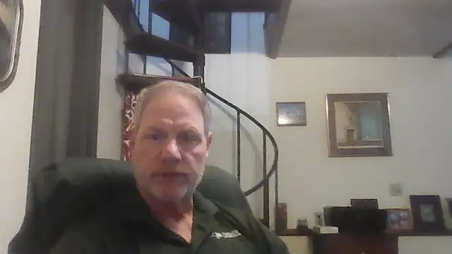 Muffsfriend8364's Webcam Show
