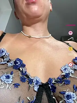 Kittie_Valentinen Live XXX chat